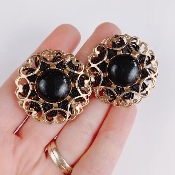 VTG Mid Century Clip On Earrings Gold Tone Filigree Black Cabochons 1950s - Picture 2 of 11